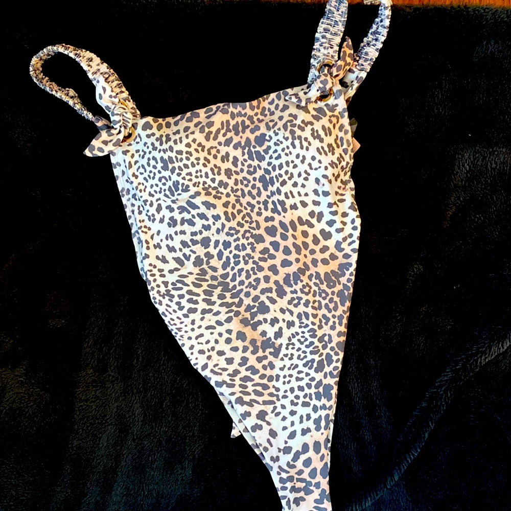 Luluās Rose Beige Leopard Print *sold out on site* - Picture 5 of 10